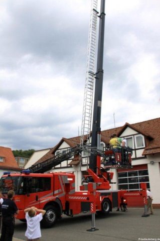 2011-06-16 -65- Vorfuehrung Hubrettungsfahrzeuge